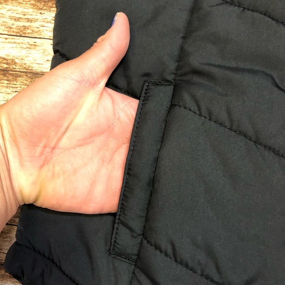 Aeropostale Women’s Puffer Vest - Picture 2 of 5